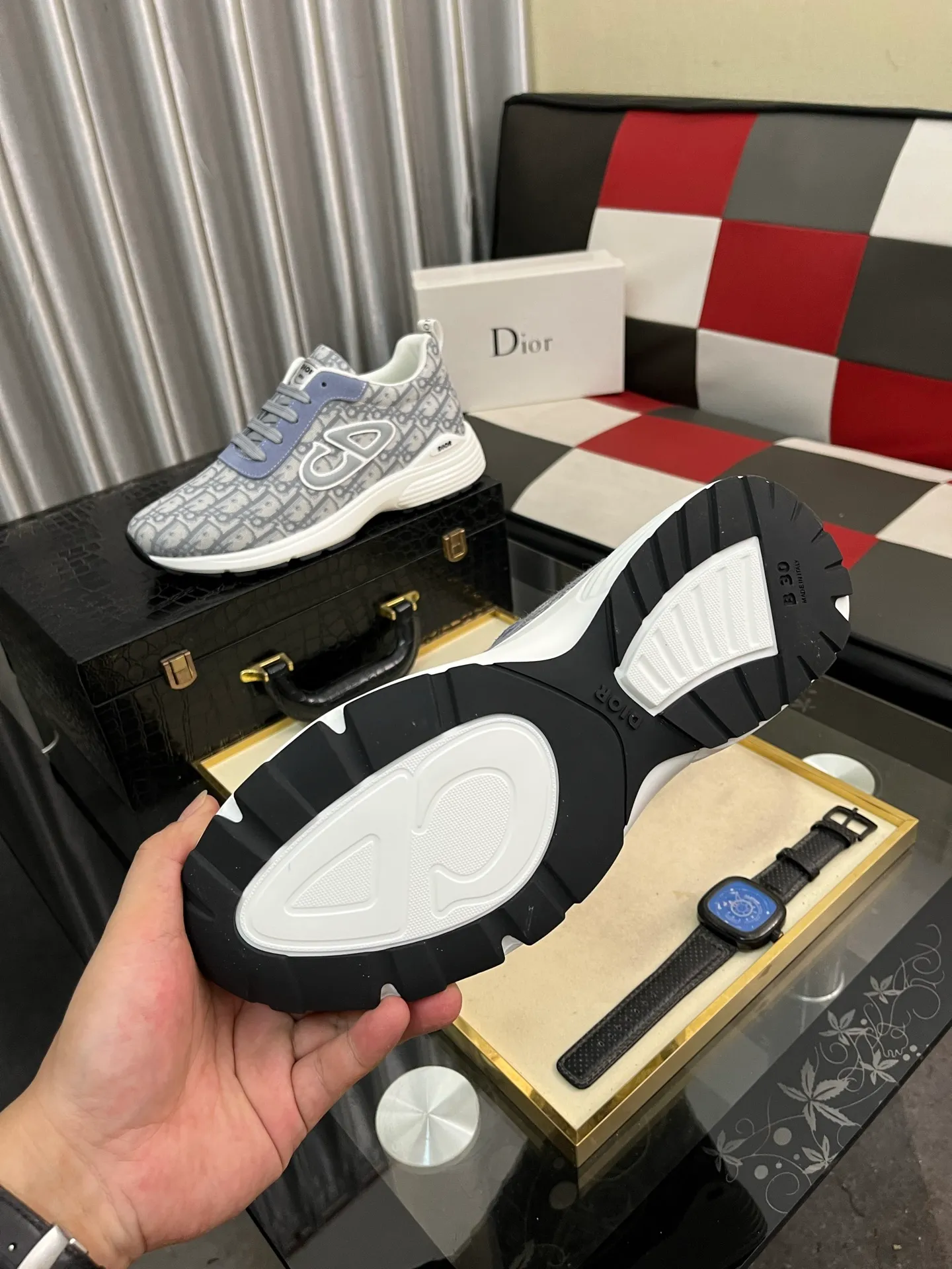 Men's Men's Shoes 💰440⌚️⌚️[Dior] Dior's new casual men's shoes are launched in Hong Kong counters. Official website 1:1 production. Original Italian materials. Designed by European and American masters. Perfect shape to create counter quality. Solid color rubber wear-resistant outsole and classic dazzling head! Super versatile and very comfortable. High-end without losing taste, fashionable and novel! ! Absolute focus! Code number: 38-445️⃣Colors available